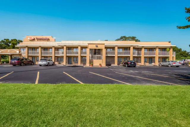 Photo 1 - Econo Lodge Kearney - Liberty