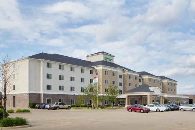 Photo 1 - Holiday Inn Hotel & Suites Bloomington Airport by IHG