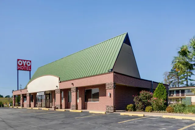 Photo 1 - OYO Hotel Wade/Fayetteville I-95 South