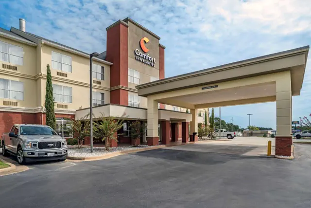 Photo 1 - Comfort Inn & Suites Millbrook-Prattville