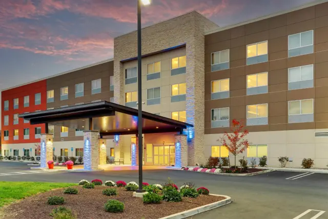 Photo 1 - Holiday Inn Express & Suites - Middletown - Goshen by IHG