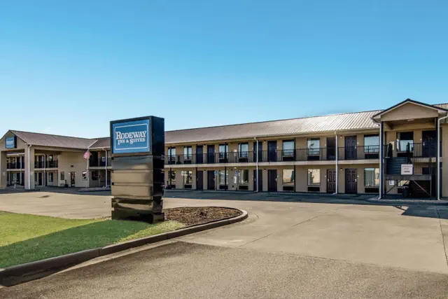 Photo 1 - Rodeway Inn & Suites Dublin