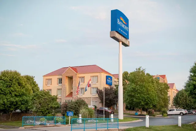 Photo 1 - Baymont by Wyndham Springfield I-44