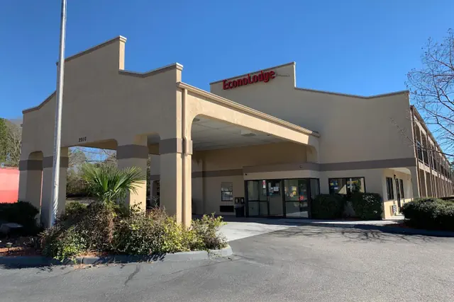 Photo 1 - Econo Lodge Dothan West
