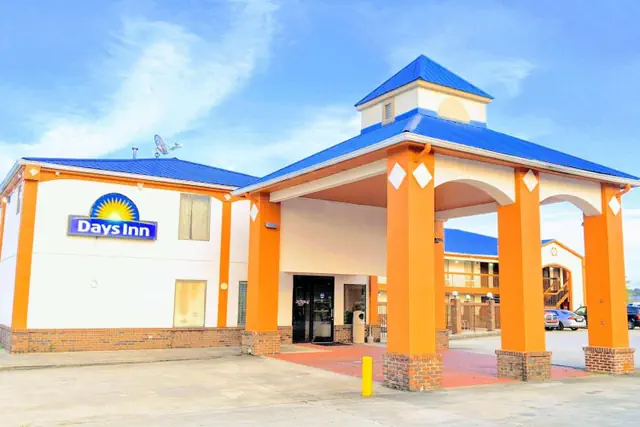 Photo 1 - Quality Inn & Suites Decatur Priceville I-65