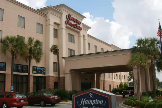 Photo 1 - Hampton Inn & Suites Valdosta/Conference Center
