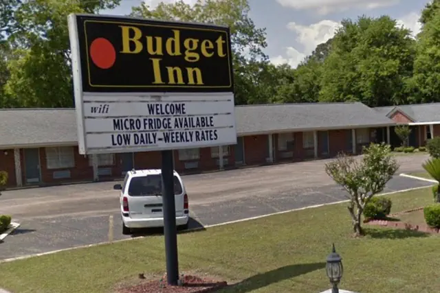 Photo 1 - Budget Inn