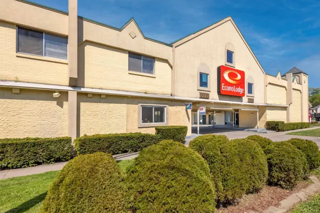 Photo 1 - Econo Lodge Cortland Downtown