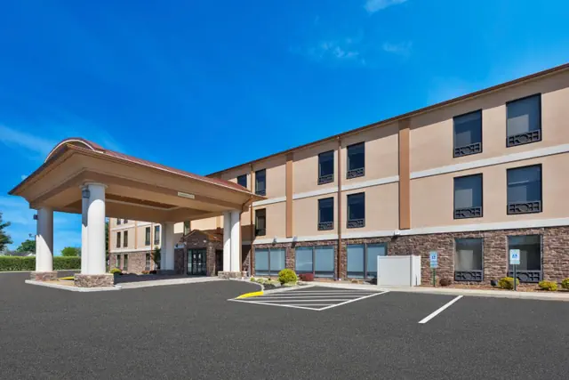 Photo 1 - Holiday Inn Express Chillicothe East by IHG