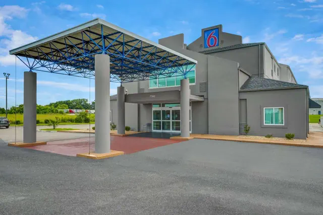 Photo 1 - Motel 6-Montgomery, AL - Airport