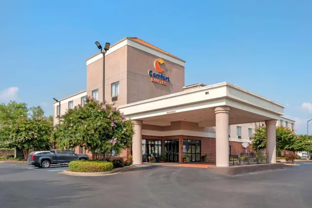 Photo 1 - Comfort Suites Oxford I-20 exit 188