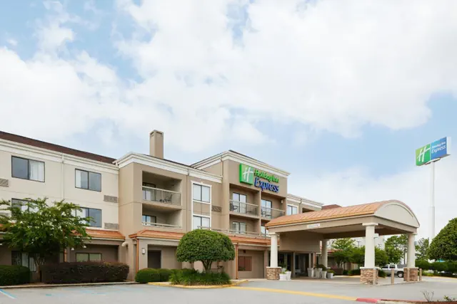 Photo 1 - Holiday Inn Express Tifton by IHG