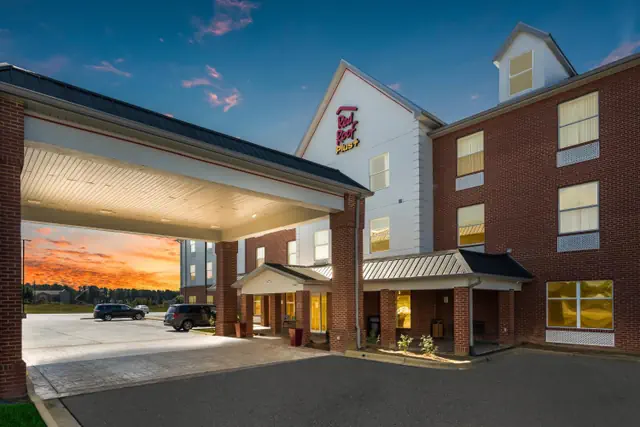 Photo 1 - Red Roof Inn PLUS & Suites Birmingham - Bessemer