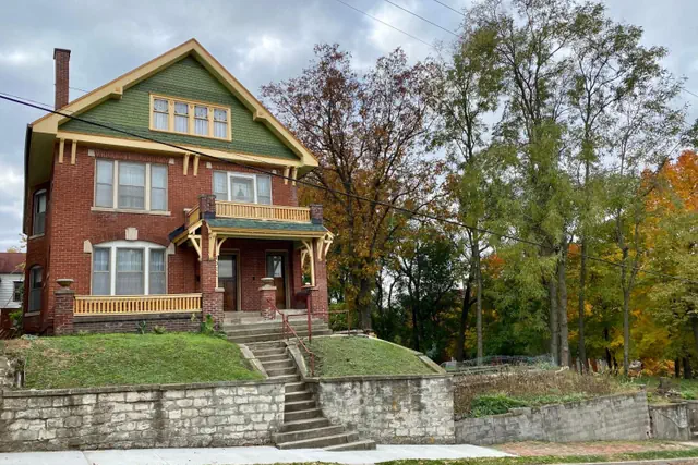 Photo 1 - The Edmond an 1887 Arts & Crafts gem