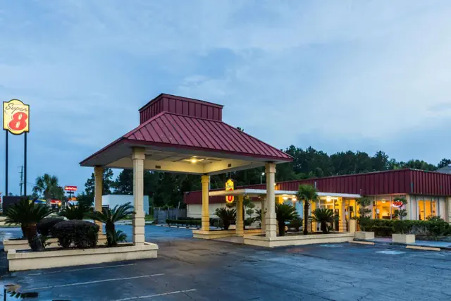 Photo 1 - Super 8 by Wyndham Hardeeville - Savannah North