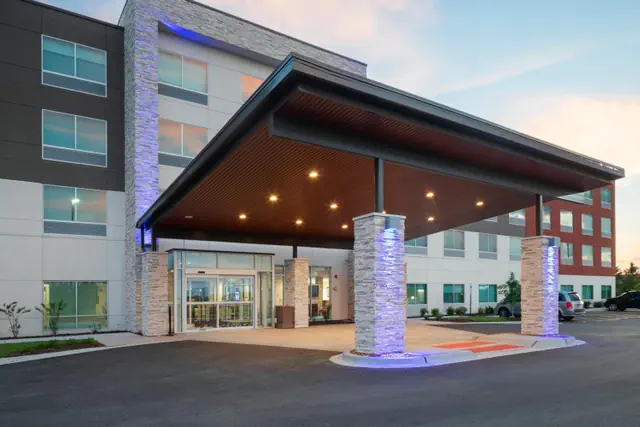 Photo 1 - Holiday Inn Express & Suites - Bourbonnais East - Bradley by IHG
