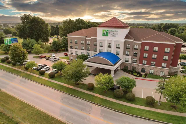 Photo 1 - Holiday Inn Express and Suites Springfield Medical District by IHG