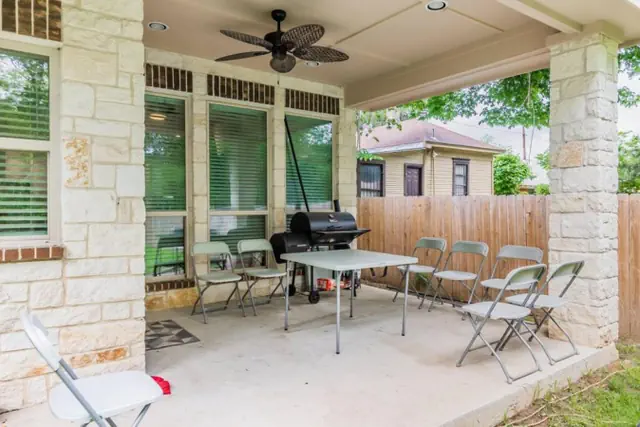 Photo 1 - Gorgeous Downtown 4 Bedroom