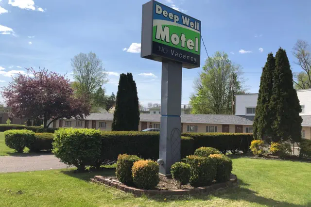 Photo 1 - DEEPWELL MOTEL