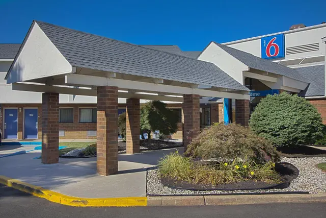Photo 1 - Motel 6-Piscataway, NJ