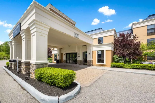 Photo 1 - The Crossroads Hotel - Newburgh