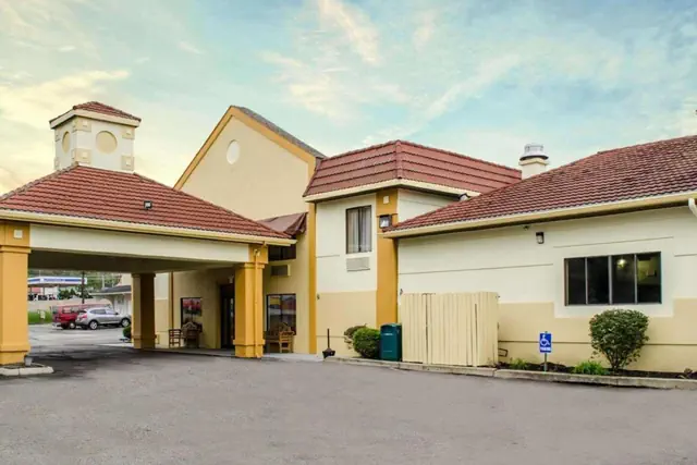 Photo 1 - Quality Inn & Suites Medina - Akron West