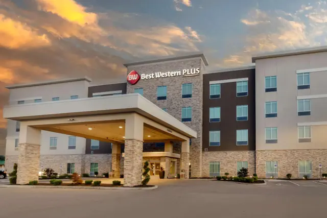 Photo 1 - Hyatt Select St Louis Airport