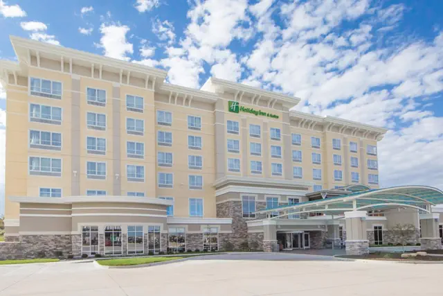 Photo 1 - Holiday Inn Hotel & Suites Davenport by IHG