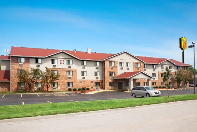 Photo 1 - Super 8 by Wyndham Fairview Heights-St. Louis