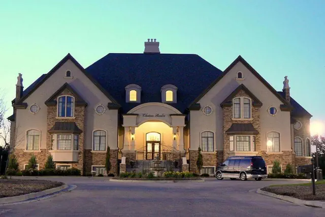 Photo 1 - Chateau Avalon