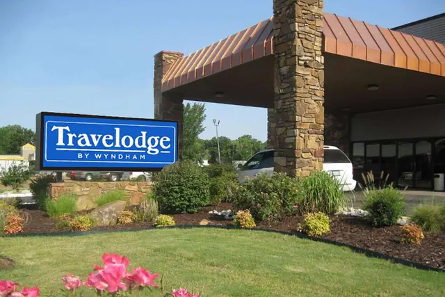 Photo 1 - Travelodge by Wyndham Coffeyville