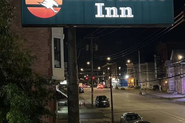 Photo 1 - Executive Inn