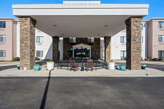 Photo 1 - Comfort Suites Cullman I-65 Exit 310