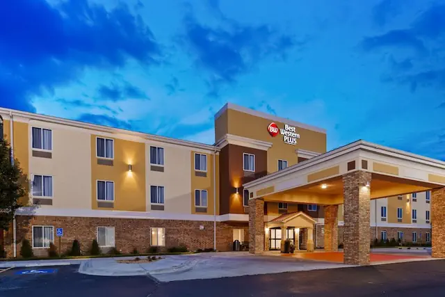 Photo 1 - Garner Hotel Liberal North