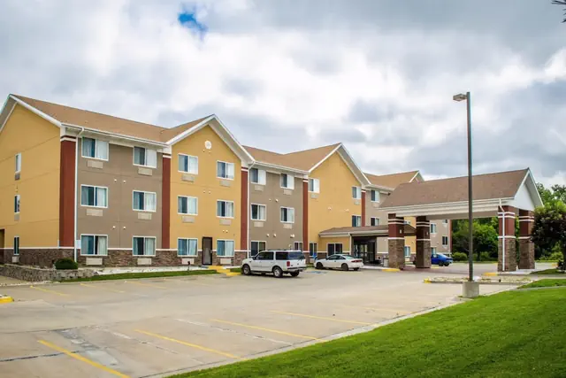 Photo 1 - Quality Suites St. Joseph