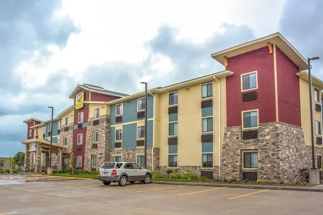 Photo 1 - My Place Hotel - Davenport/Quad Cities IA