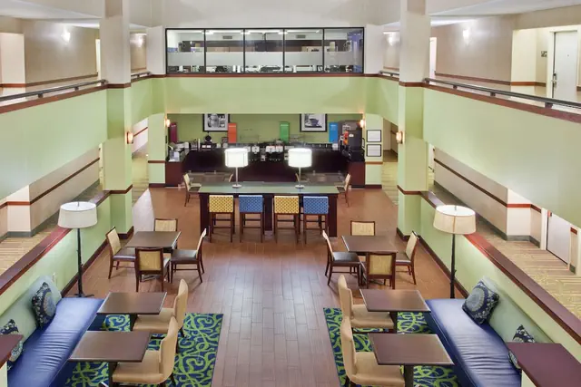 Photo 1 - Hampton Inn Bremen I 20