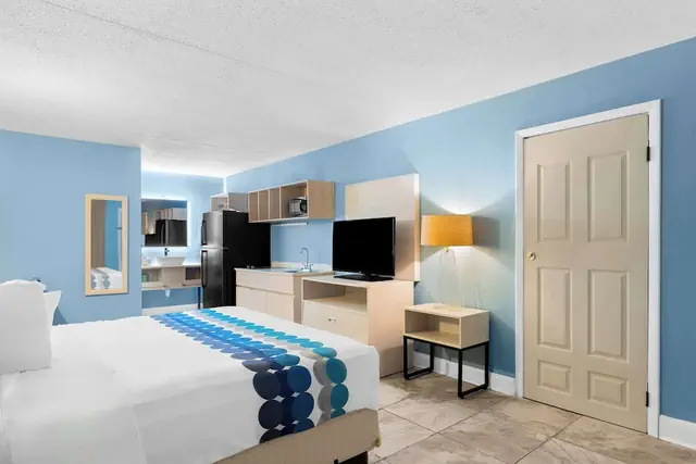 Photo 1 - Suburban Studios Brunswick I-95