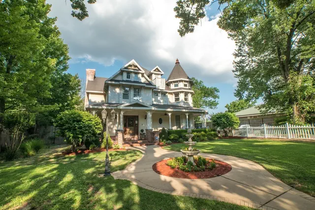 Photo 1 - The Victoria B & B