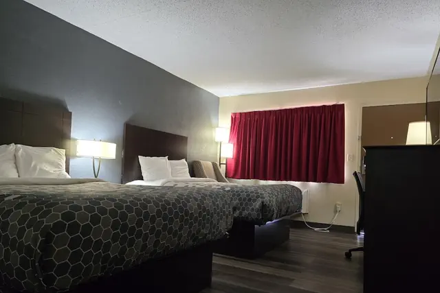 Photo 1 - Econo Lodge Inn & Suites Mason City - Clear Lake