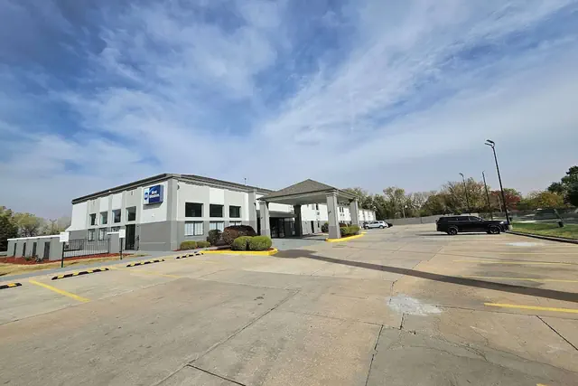 Photo 1 - Best Western Park City Wichita North