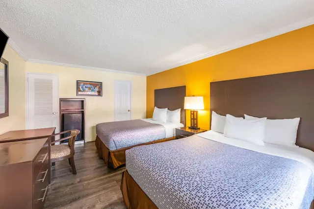 Photo 1 - Econo Lodge Beach and Boardwalk