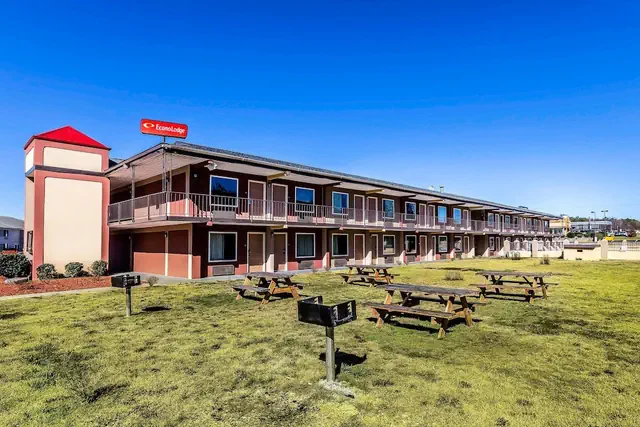 Photo 1 - Econo Lodge Lavonia I-85