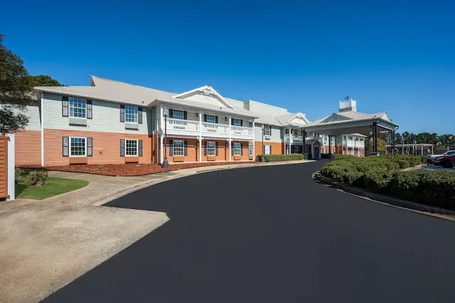Photo 1 - SureStay Hotel by Best Western Tuscaloosa Southeast