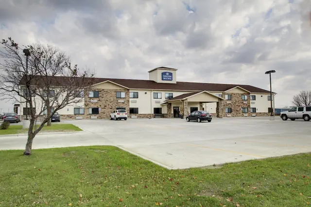 Photo 1 - Cobblestone Inn & Suites – Fort Dodge
