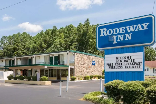 Photo 1 - Rodeway Inn Gadsden - Attalla