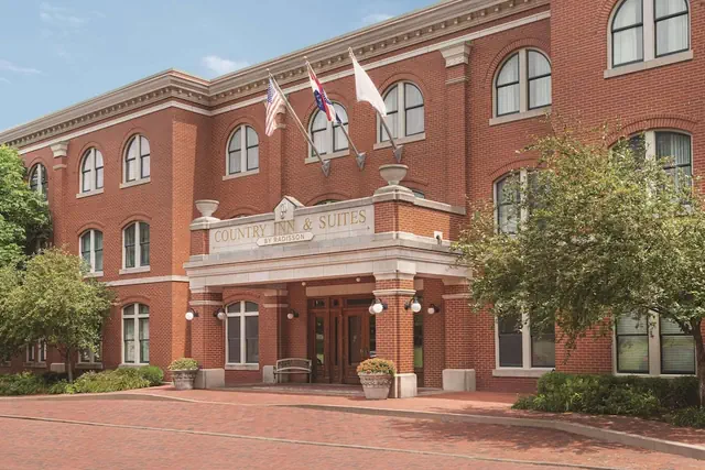 Photo 1 - Country Inn & Suites by Radisson, St. Charles Historic District