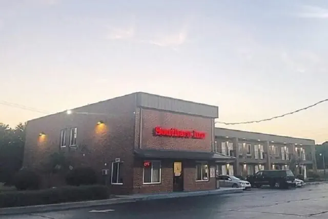 Photo 1 - Southern Inn Lumberton