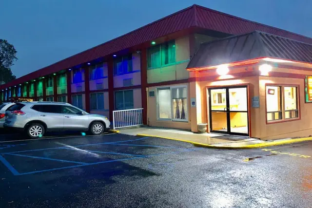 Photo 1 - Red Carpet Inn & Suites Lima