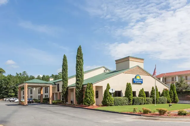 Photo 1 - Days Inn & Suites by Wyndham Peachtree Corners/Norcross
